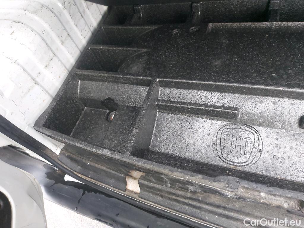 Fiat  Fiorino FIAT  / 2016 / 3P / furgón derivado de turismo Cargo Base 1.4 Natural Power 51kW (70CV) #31