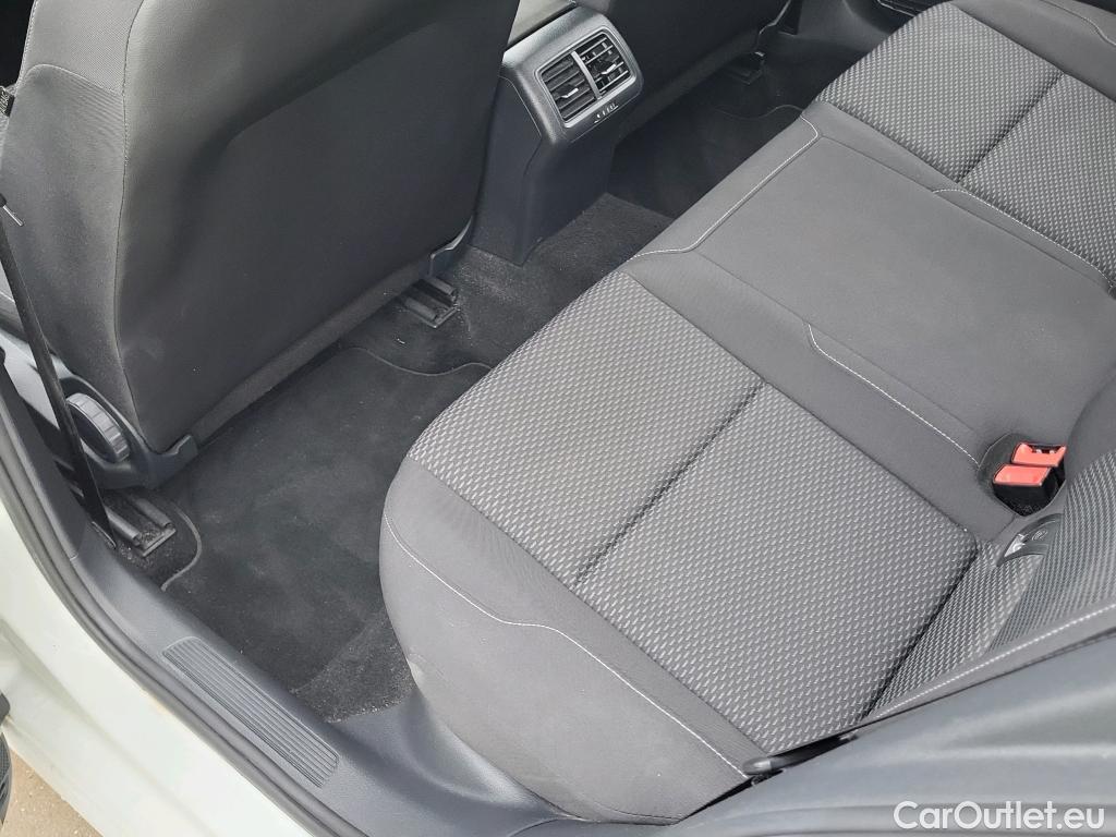  Volkswagen  Golf  VOLKSWAGEN / 2016 / 5P / berlina con portón Ready2Go 1.6 TDI 85kW (115CV) #7