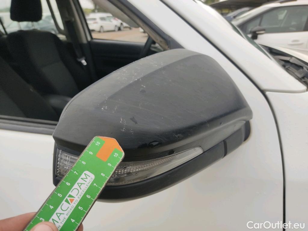  Toyota  Hilux TOYOTA  / 2020 / 4P / pickup 2.4 D-4D Cabina Doble GX #32