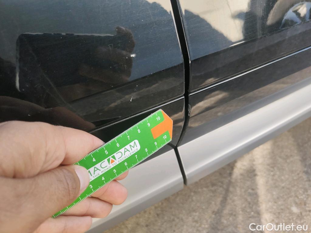  Audi  Q5 AUDI  / 2016 / 5P / todoterreno Design 35 TDI 120kW S tronic (AC) #4