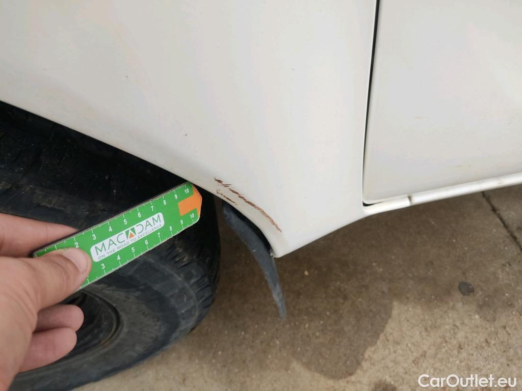  Toyota  Hilux TOYOTA  / 2020 / 4P / pickup 2.4 D-4D Cabina Doble GX #44