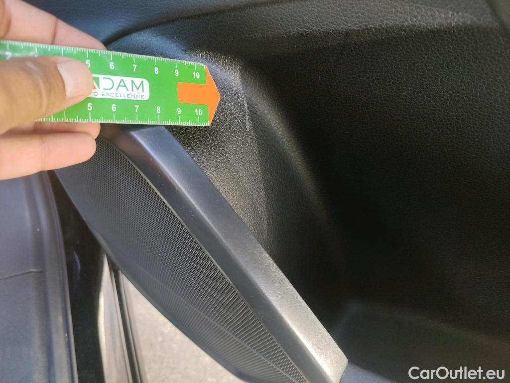  Audi  Q5 AUDI  / 2016 / 5P / todoterreno Design 35 TDI 120kW S tronic (AC) #24