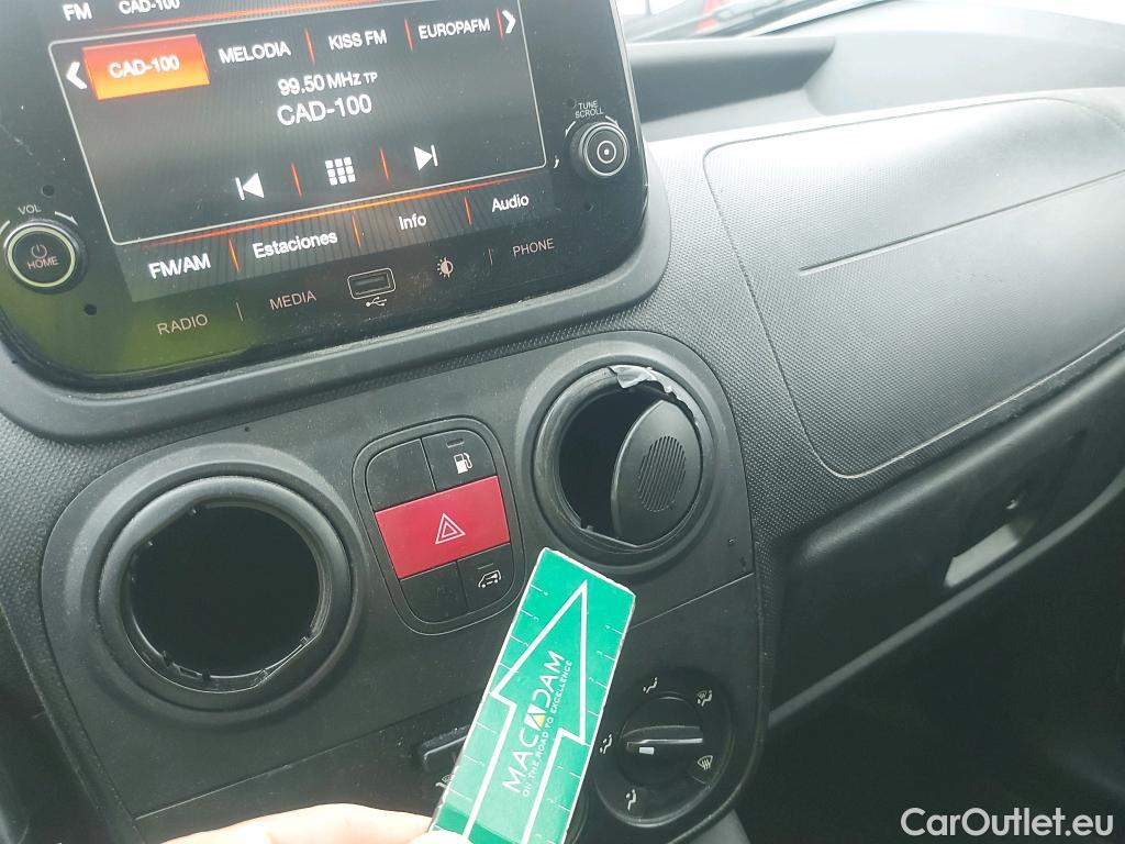 Fiat  Fiorino FIAT  / 2016 / 3P / furgón derivado de turismo Cargo Base 1.4 Natural Power 51kW (70CV) #41