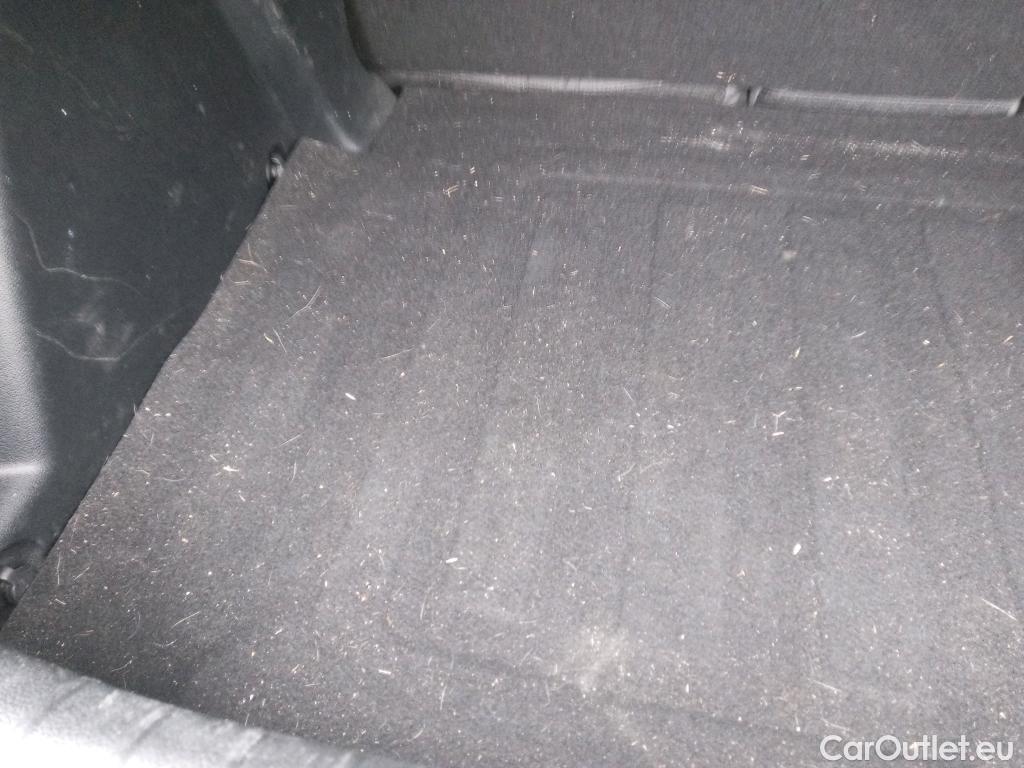  Hyundai  i20 HYUNDAI  / 2020 / 5P / berlina con portón 1.0 TGDI 74kW (100CV) SLX #1