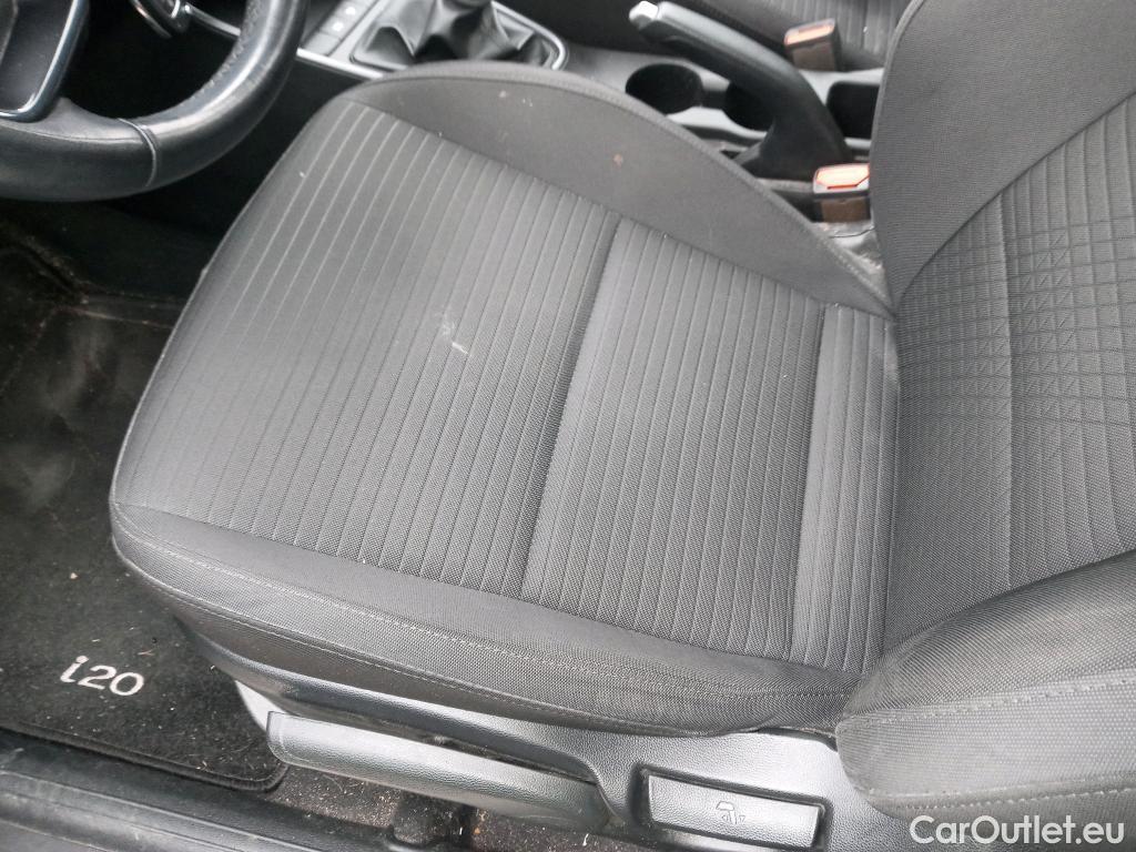  Hyundai  i20 HYUNDAI  / 2020 / 5P / berlina con portón 1.0 TGDI 74kW (100CV) SLX #3