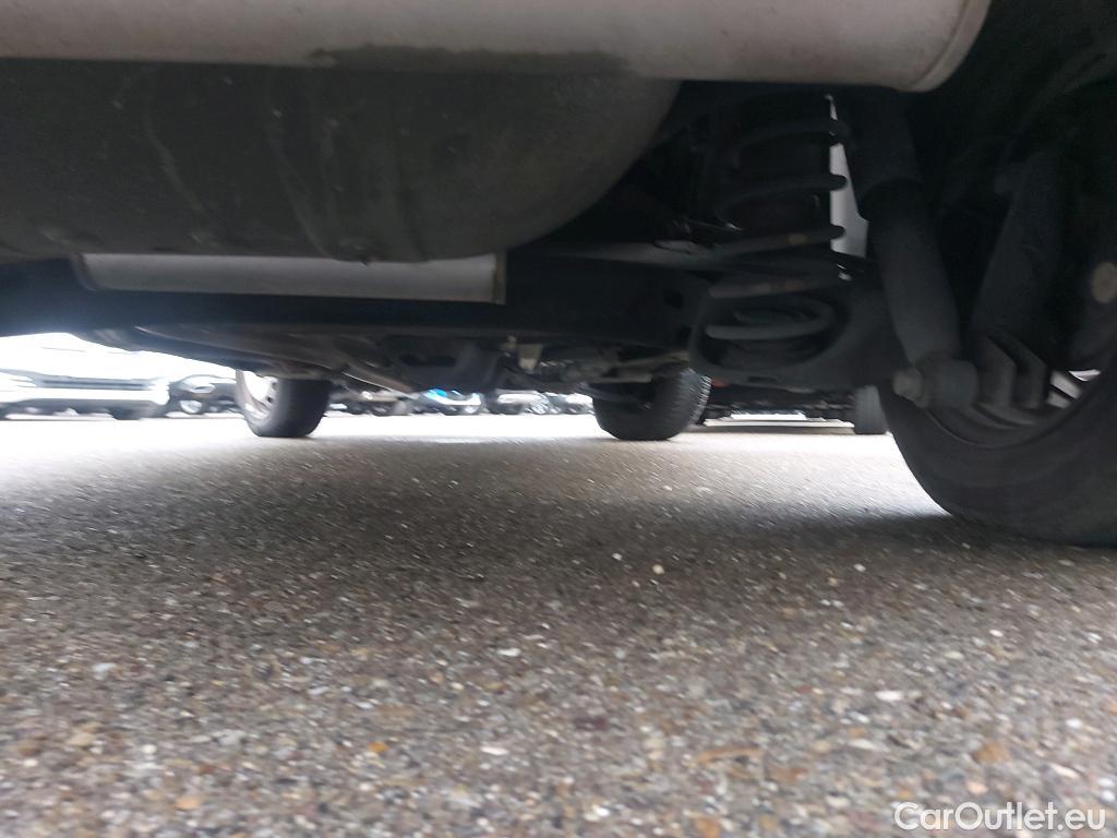 Fiat  Fiorino FIAT  / 2016 / 3P / furgón derivado de turismo Cargo Base 1.4 Natural Power 51kW (70CV) #11