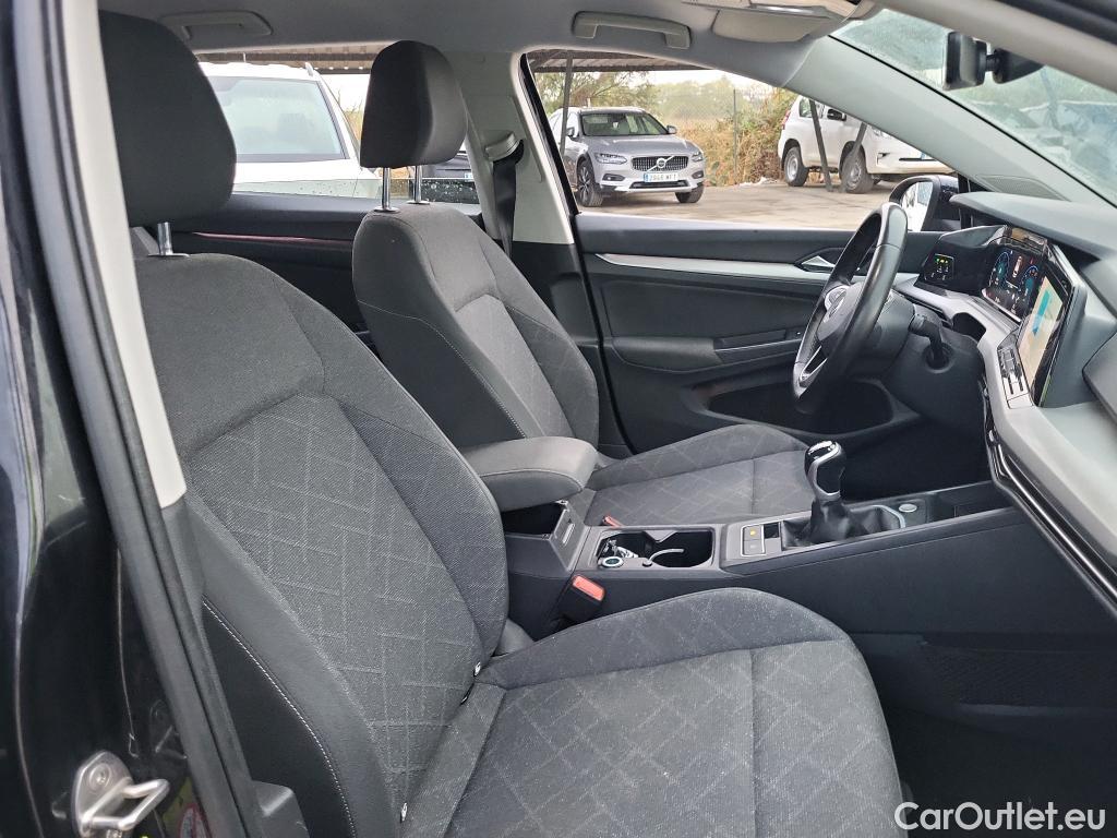 Volkswagen  Golf  VOLKSWAGEN / 2020 / 5P / familiar Life 2.0 TDI 85kW (115CV) Variant #6