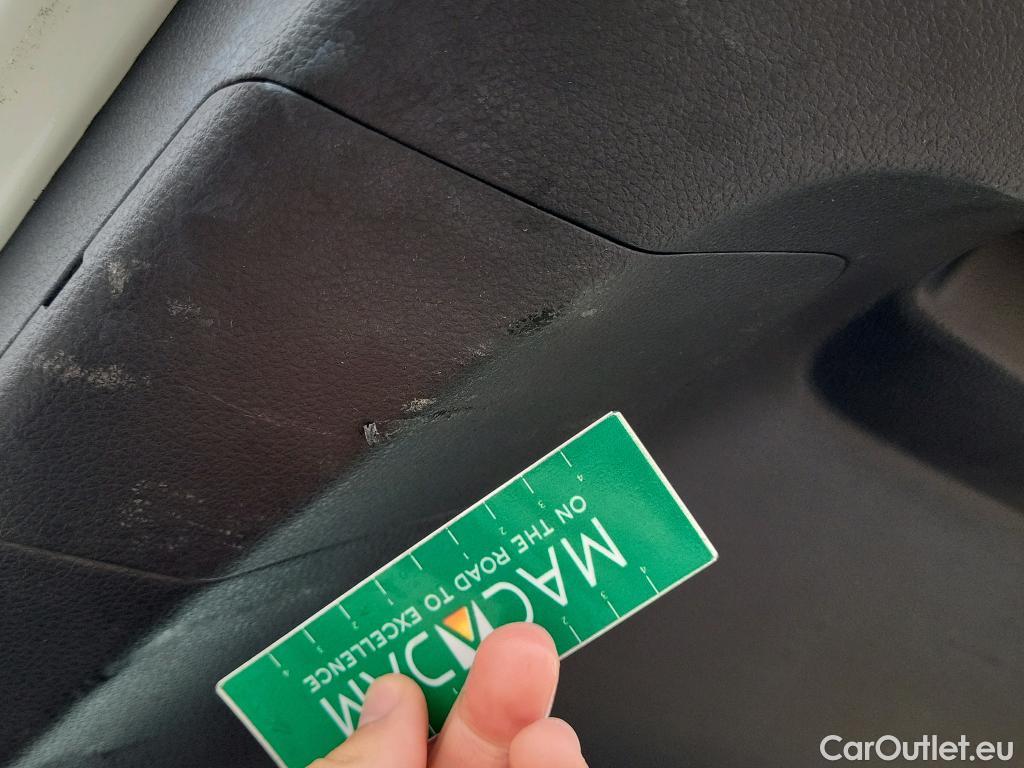  Volkswagen  Golf  VOLKSWAGEN / 2016 / 5P / berlina con portón Ready2Go 1.6 TDI 85kW (115CV) #2