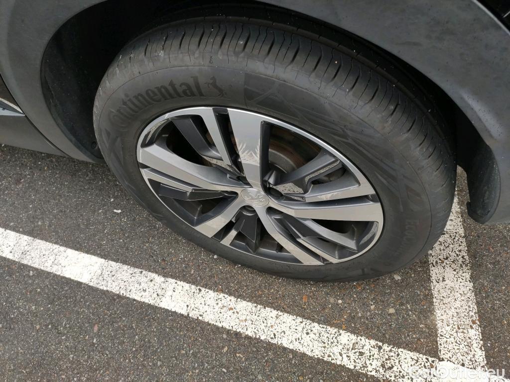 Peugeot  3008  Allure Pack 1.5 HDi 130CV AT8 E6d #1