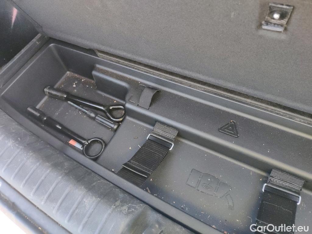  KIA  Niro KIA  / 2019 / 5P / crossover 1.6 GDi PHEV 104kW (141CV) Drive #8