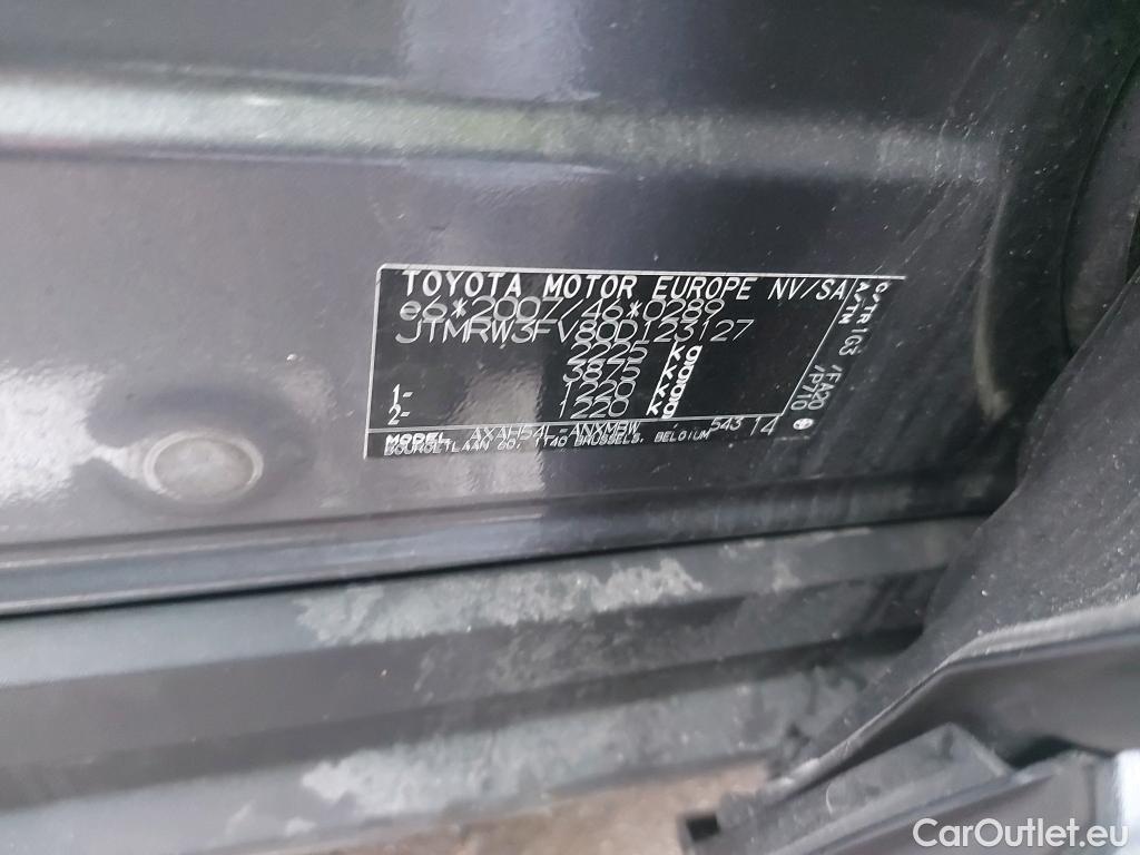 Toyota  RAV4 TOYOTA  / 2018 / 5P / todoterreno 2.5l 220H Advance 4WD #18