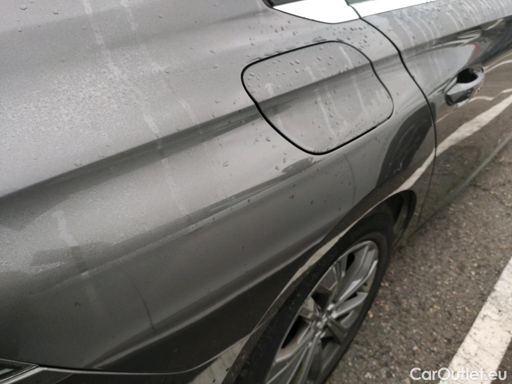  Peugeot  508 PEUGEOT  / 2018 / 5P / berlina con portón 5P Business Line BlueHDi 130 EAT8 (AC) #28