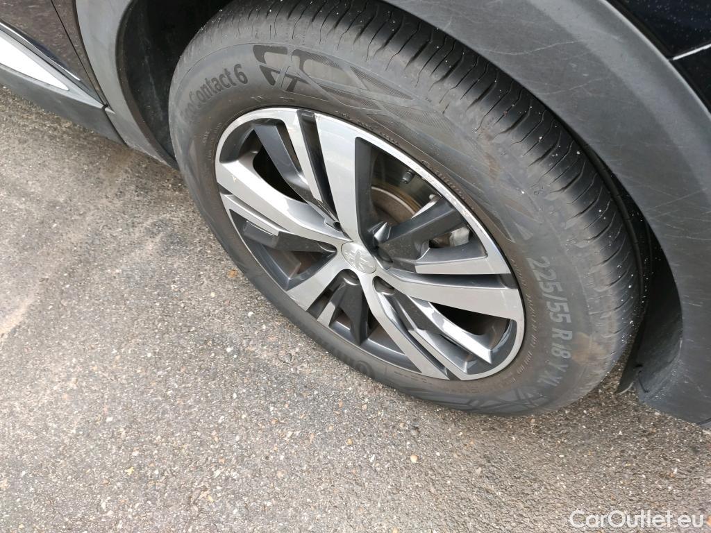 Peugeot  3008  Allure Pack 1.5 HDi 130CV AT8 E6d #5