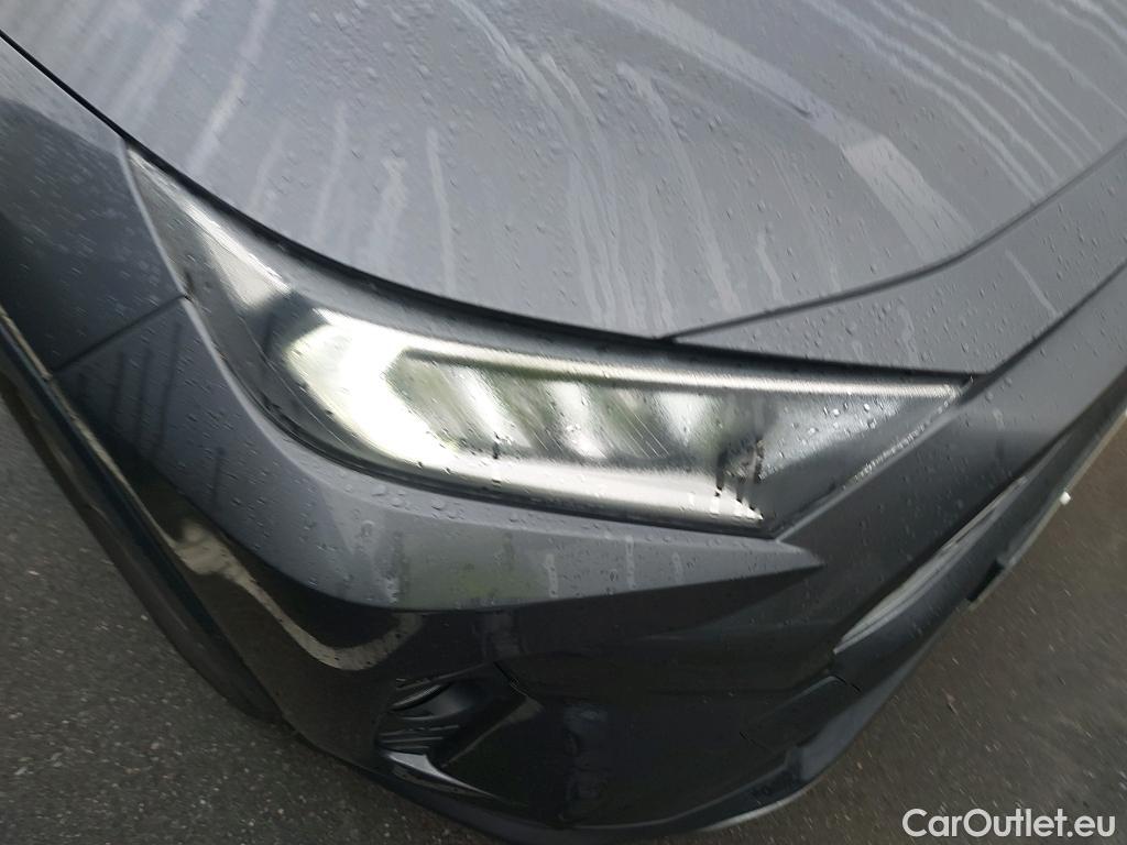 Toyota  RAV4 TOYOTA  / 2018 / 5P / todoterreno 2.5l 220H Advance 4WD #17