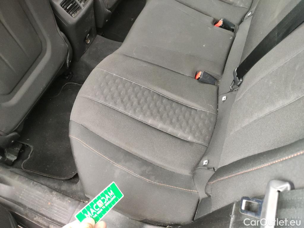  Peugeot  508 PEUGEOT  / 2018 / 5P / berlina con portón 5P Business Line BlueHDi 130 EAT8 (AC) #13