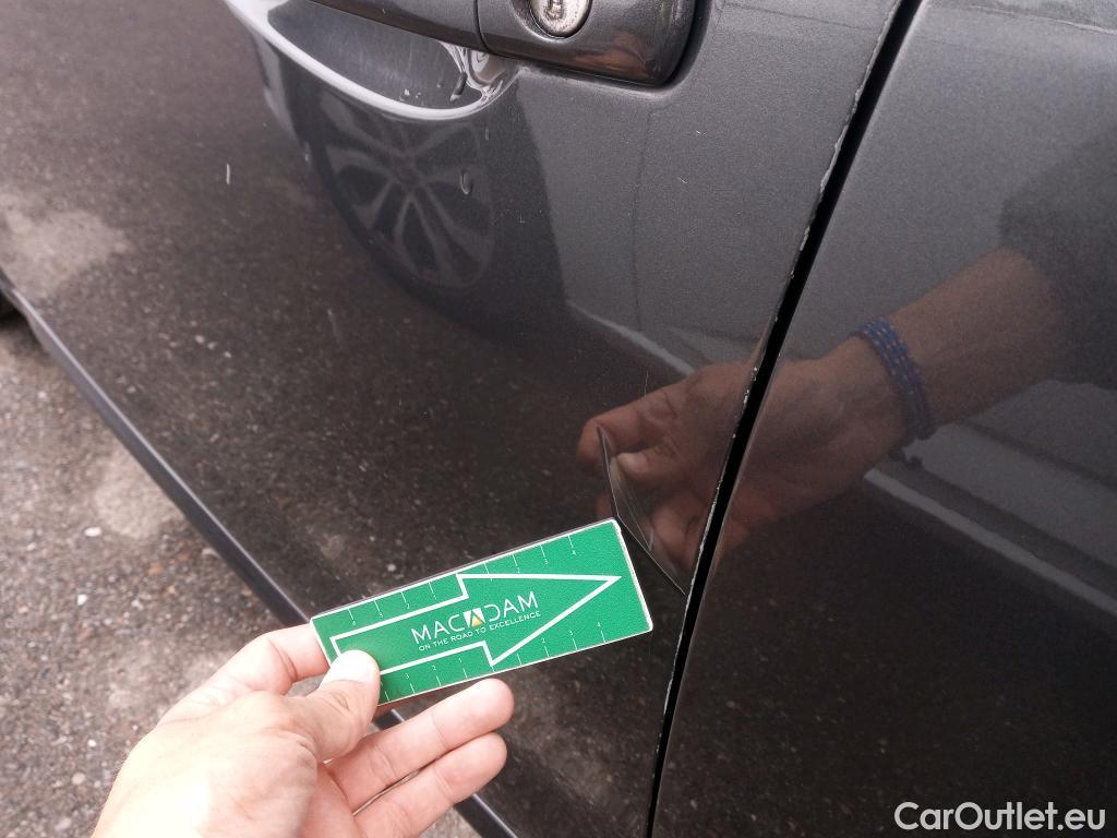  Peugeot  208 PEUGEOT  / 2015 / 5P / berlina con portón 5P Signature 1.2L PureTech 81KW (110CV) (AC) #15