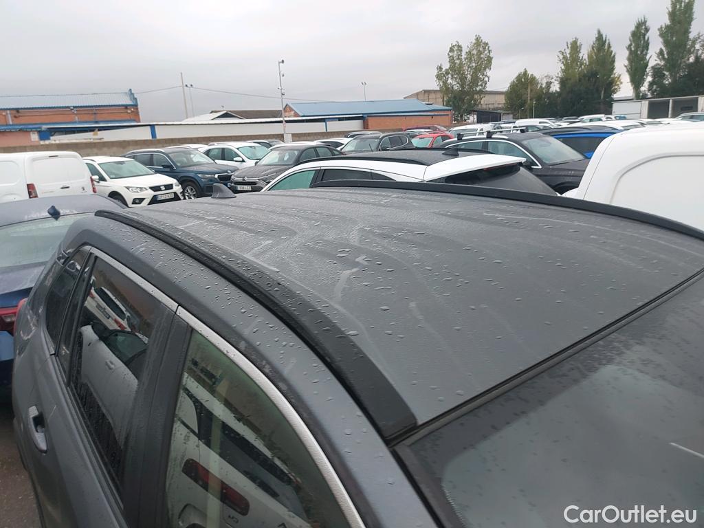 Toyota  RAV4 TOYOTA  / 2018 / 5P / todoterreno 2.5l 220H Advance 4WD #15