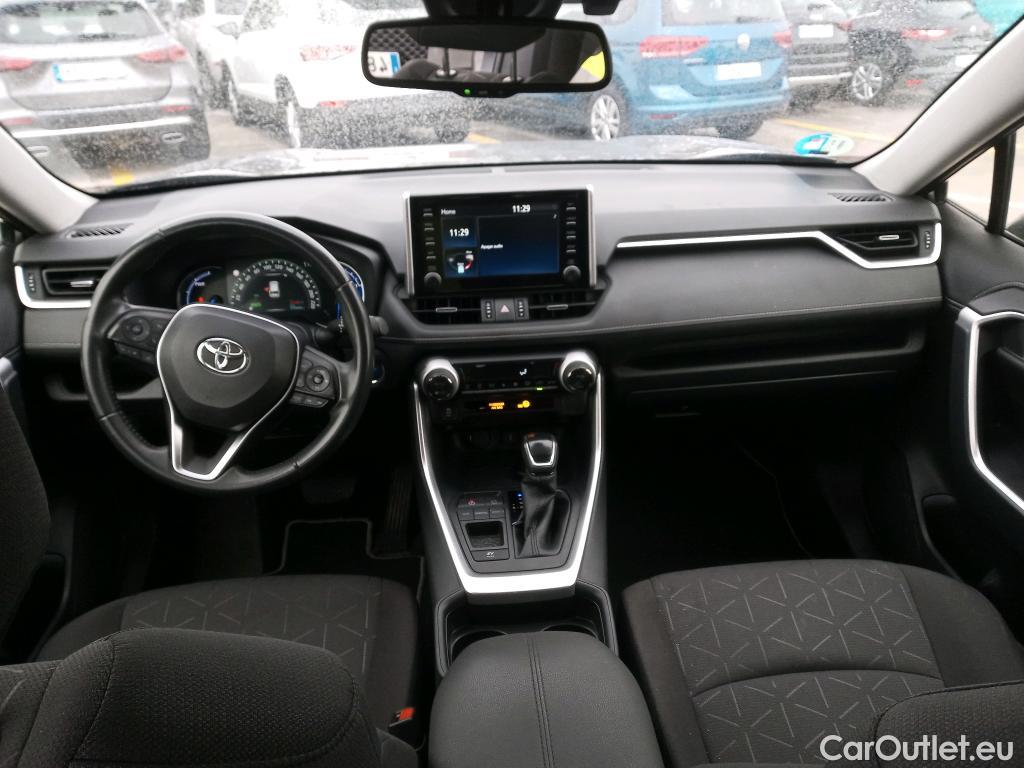 Toyota  RAV4 TOYOTA  / 2018 / 5P / todoterreno 2.5l 220H Advance #3