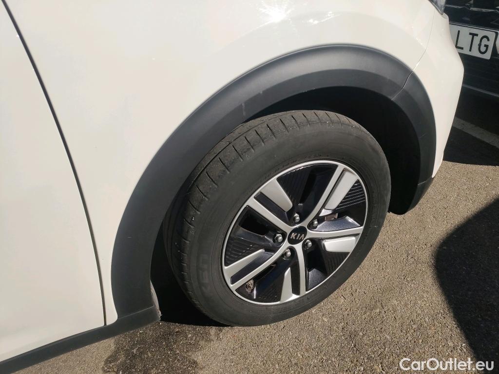  KIA  Niro KIA  / 2019 / 5P / crossover 1.6 GDi PHEV 104kW (141CV) Drive #34