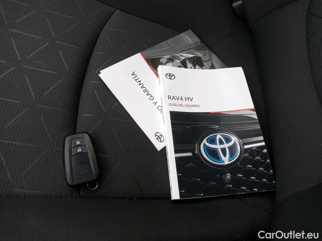 Toyota  RAV4 TOYOTA  / 2018 / 5P / todoterreno 2.5l 220H Advance #2