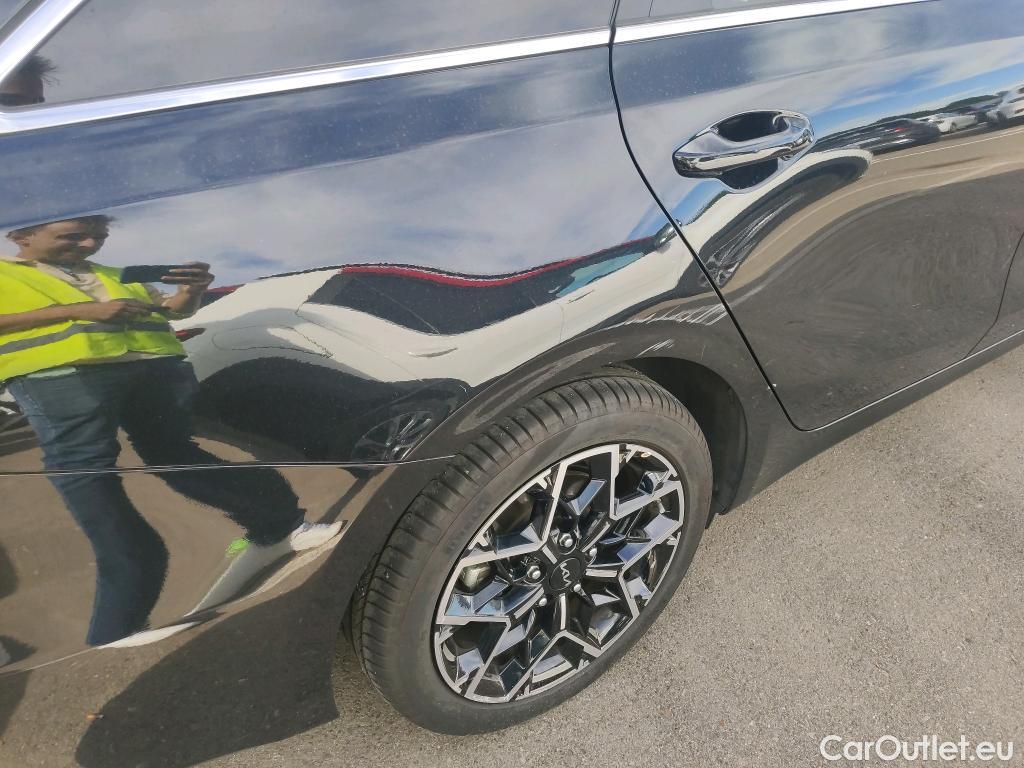  KIA  Cee'd KIA Ceed Tourer / 2021 / 5P / familiar Tourer 1.5 MHEV 118kW(160CV) GT Line DCT #15