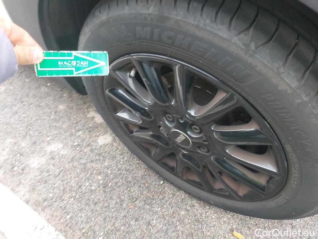  Mini  Cooper MINI MINI / 2014 / 5P / berlina con portón ONE 5 PUERTAS (CX) #4