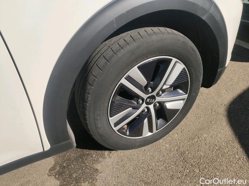  KIA  Niro KIA  / 2019 / 5P / crossover 1.6 GDi PHEV 104kW (141CV) Drive #3