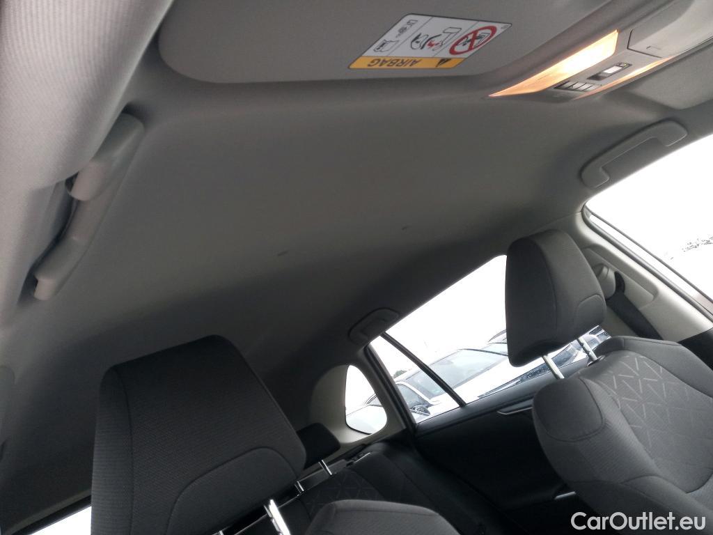 Toyota  RAV4 TOYOTA  / 2018 / 5P / todoterreno 2.5l 220H Advance #12