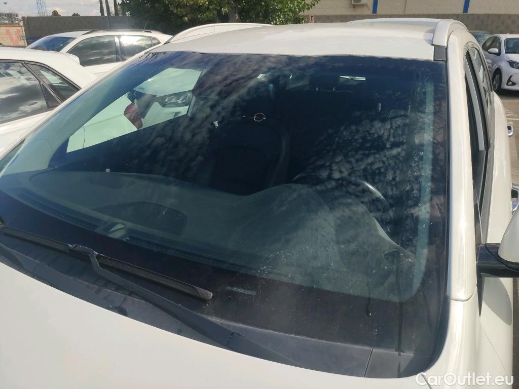  KIA  Niro KIA  / 2019 / 5P / crossover 1.6 GDi HEV 104kW (141CV) Drive #1