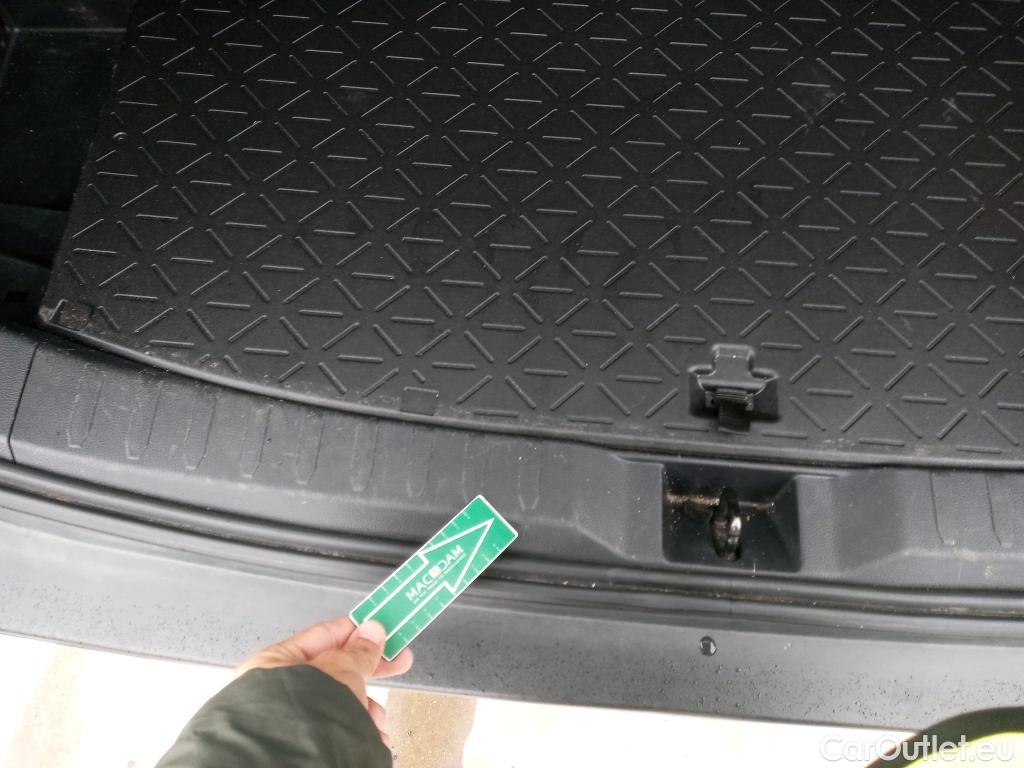 Toyota  RAV4 TOYOTA  / 2018 / 5P / todoterreno 2.5l 220H Advance #10