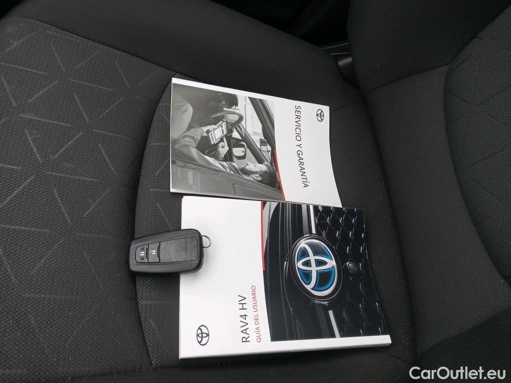 Toyota  RAV4 TOYOTA  / 2018 / 5P / todoterreno 2.5l 220H Advance #9