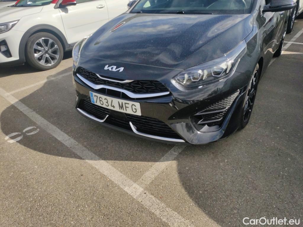  KIA  Cee'd KIA Ceed Tourer / 2021 / 5P / familiar Tourer 1.5 MHEV 118kW(160CV) GT Line DCT #27