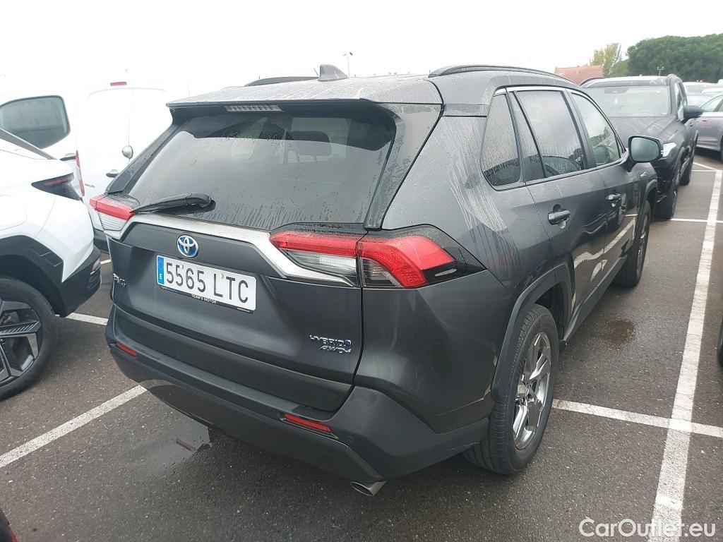 Toyota  RAV4 TOYOTA  / 2018 / 5P / todoterreno 2.5l 220H Advance 4WD #2