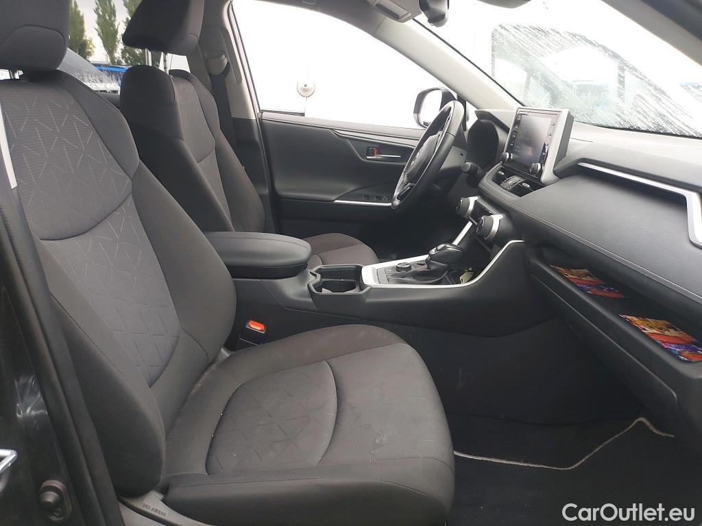 Toyota  RAV4 TOYOTA  / 2018 / 5P / todoterreno 2.5l 220H Advance 4WD #6