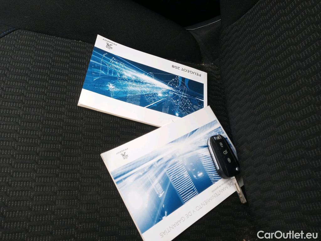  Peugeot  208 PEUGEOT  / 2015 / 5P / berlina con portón 5P Signature 1.2L PureTech 81KW (110CV) (AC) #27