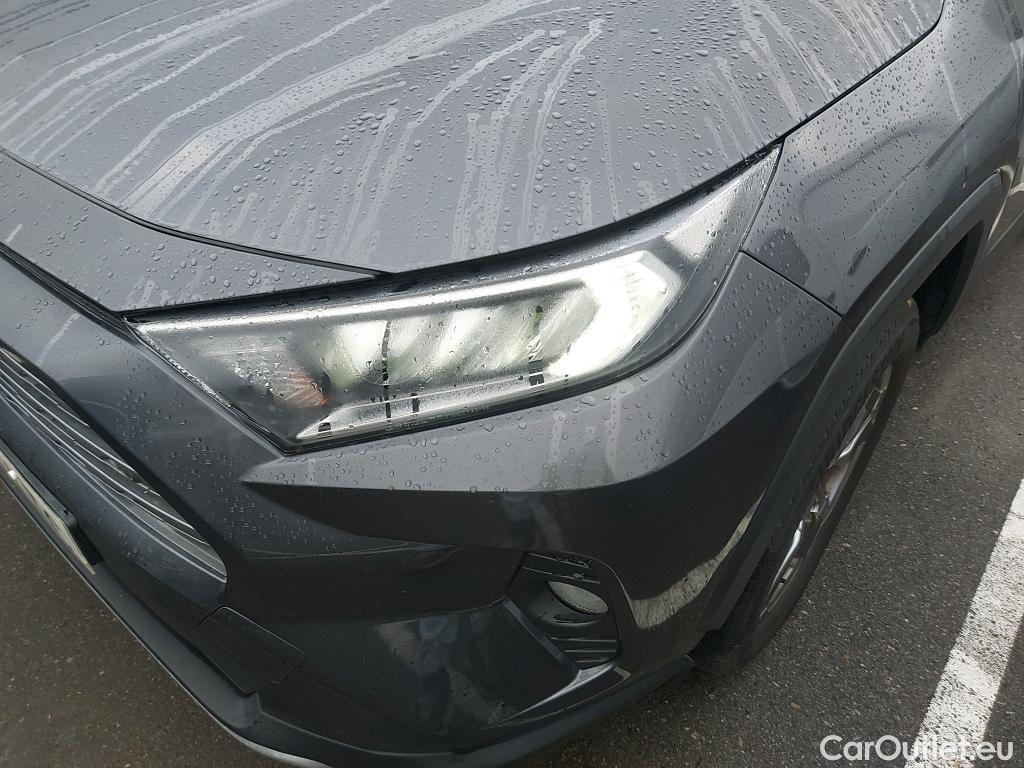 Toyota  RAV4 TOYOTA  / 2018 / 5P / todoterreno 2.5l 220H Advance 4WD #16