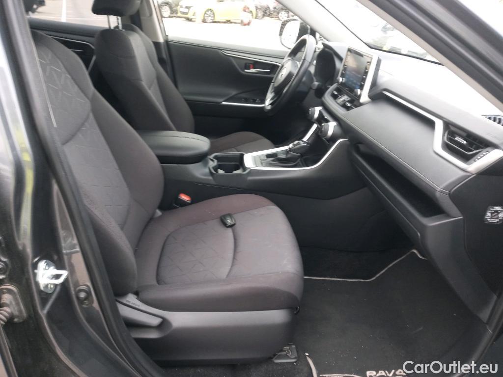 Toyota  RAV4 TOYOTA  / 2018 / 5P / todoterreno 2.5l 220H Advance #6