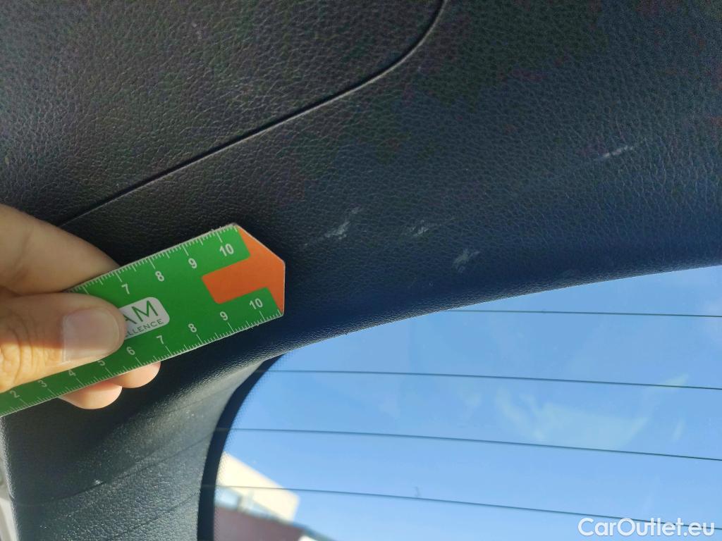  KIA  Niro KIA  / 2019 / 5P / crossover 1.6 GDi PHEV 104kW (141CV) Drive #17