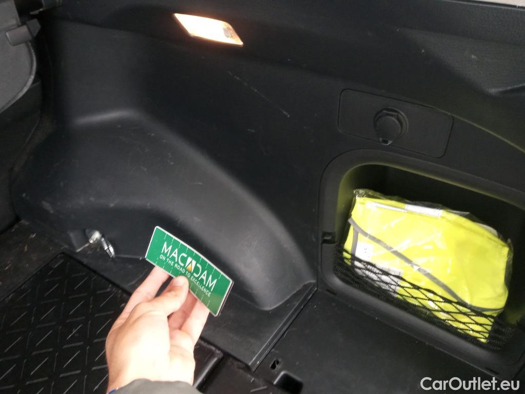 Toyota  RAV4 TOYOTA  / 2018 / 5P / todoterreno 2.5l 220H Advance #16