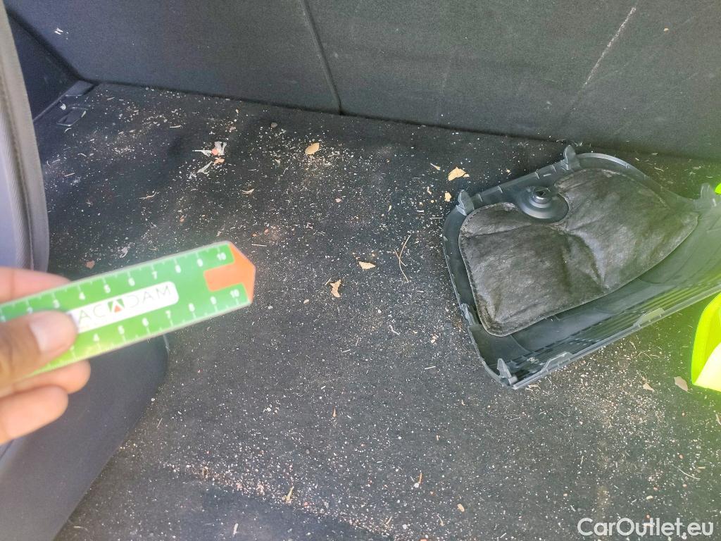  KIA  Niro KIA  / 2019 / 5P / crossover 1.6 GDi PHEV 104kW (141CV) Drive #13