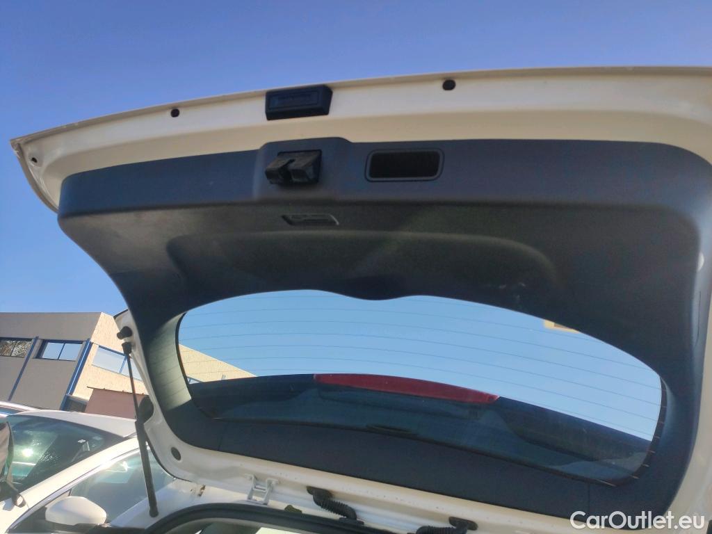  KIA  Niro KIA  / 2019 / 5P / crossover 1.6 GDi PHEV 104kW (141CV) Drive #16