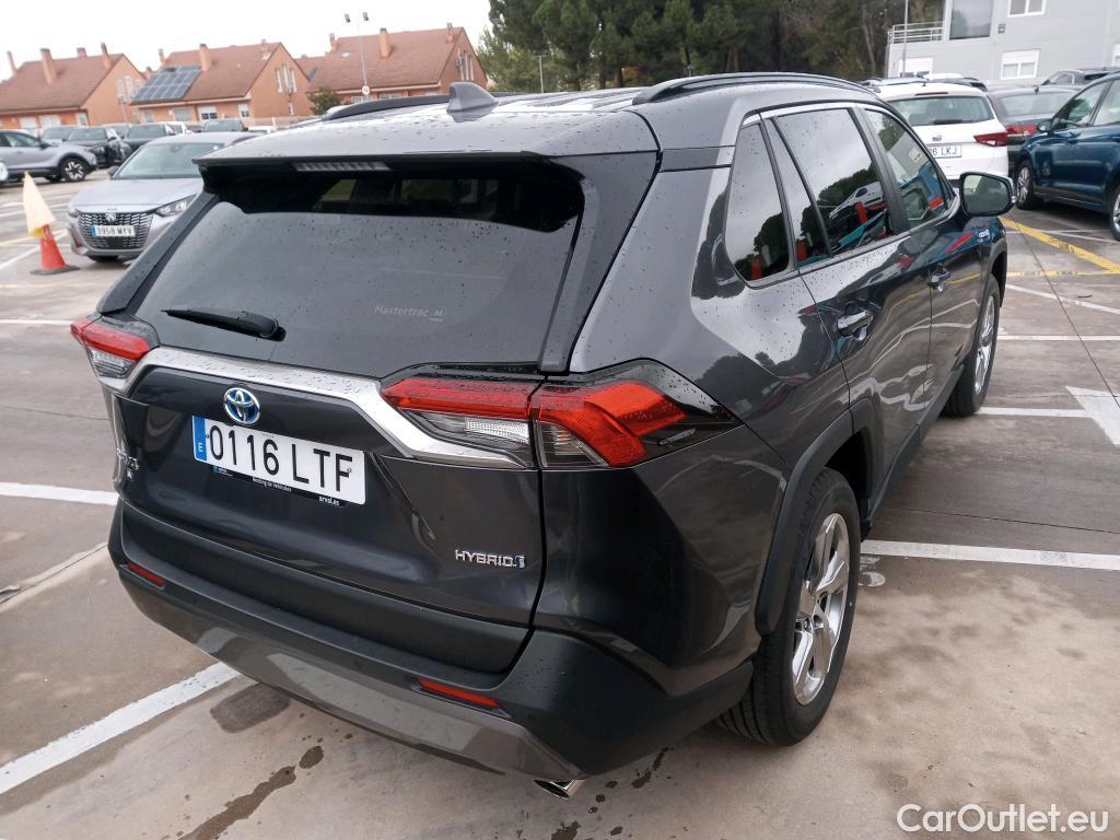 Toyota  RAV4 TOYOTA  / 2018 / 5P / todoterreno 2.5l 220H Advance #2