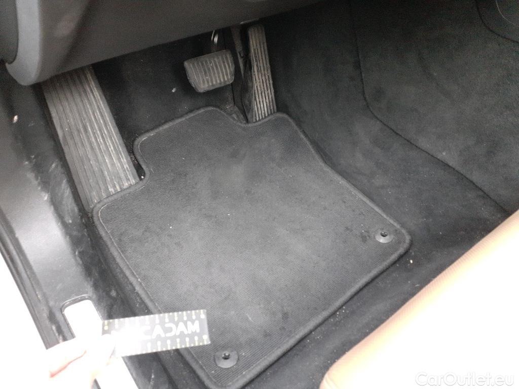  Volvo  XC60 VOLVO  / 2017 / 5P / todoterreno 2.0 T8 AWD Inscription Auto #32