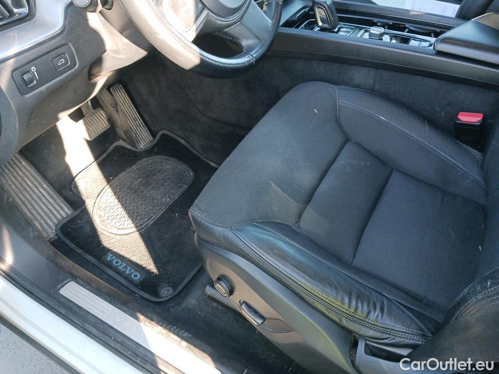  Volvo  XC60 VOLVO  / 2017 / 5P / todoterreno 2.0 B4 D4 AWD Business Plus Auto #9