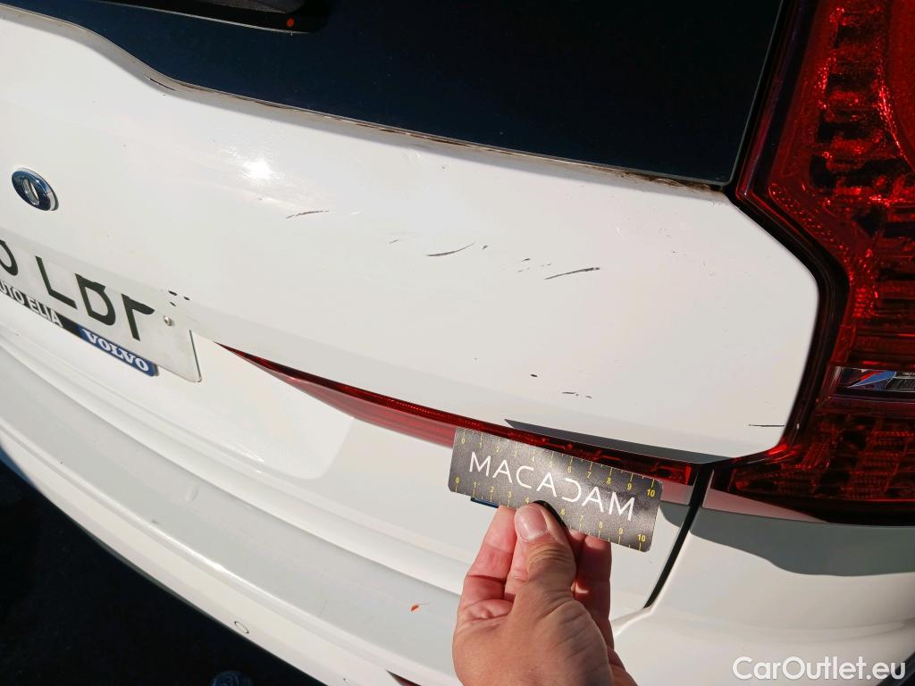  Volvo  XC60 VOLVO  / 2017 / 5P / todoterreno 2.0 B4 D4 AWD Business Plus Auto #2