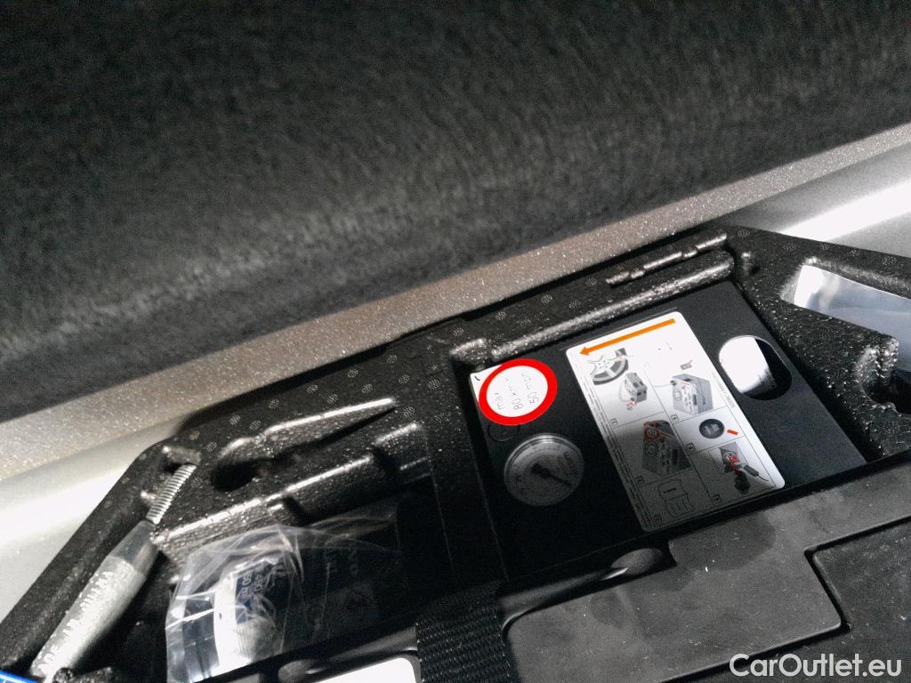 Volvo  XC 40 VOLVO XC40 / 2017 / 5P / todoterreno 1.5 T5 Twin Recharge Inscription Auto #10