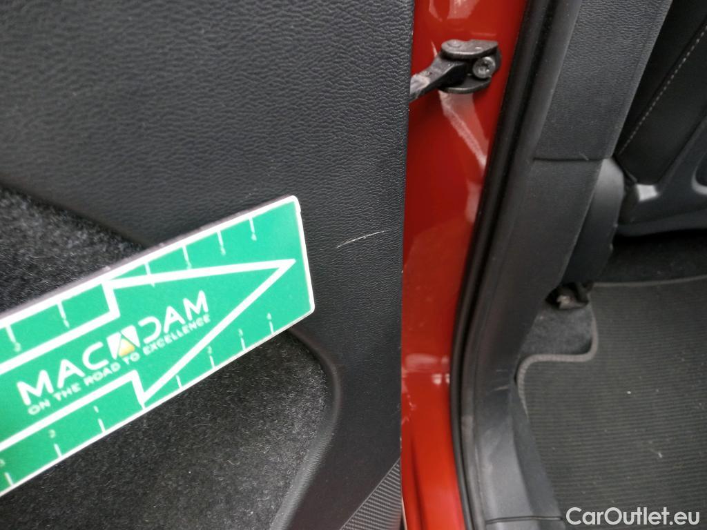 Volvo  XC 40 VOLVO XC40 / 2017 / 5P / todoterreno 1.5 T5 Twin Recharge R-Design Auto #3