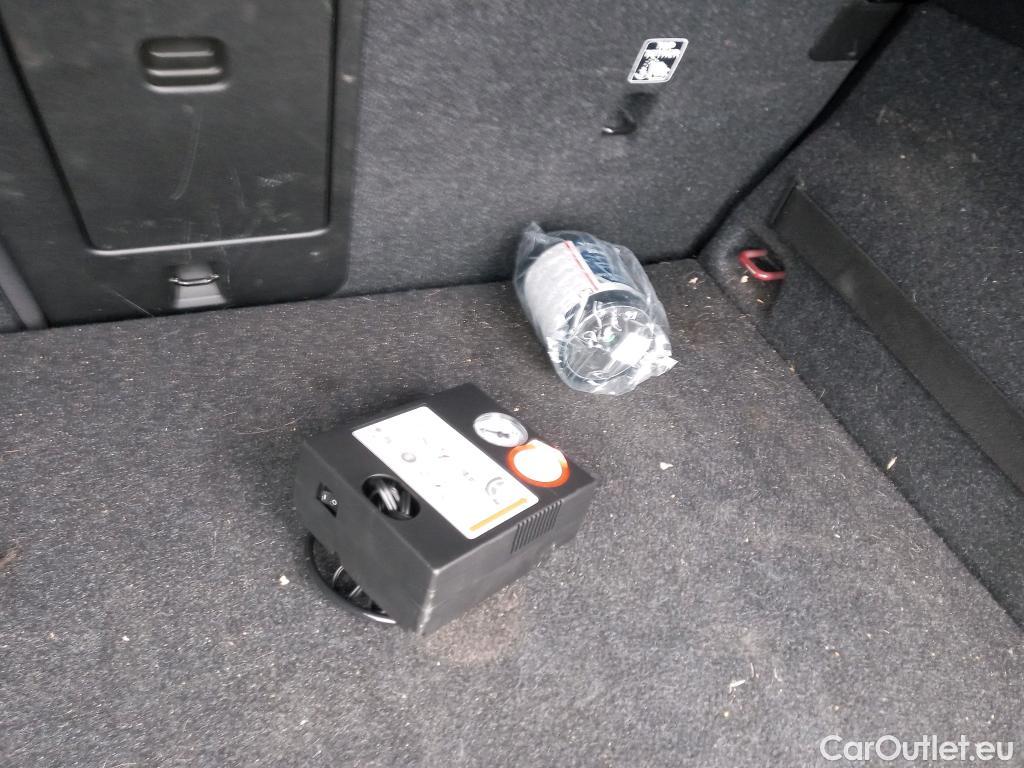 Volvo  XC 40 VOLVO XC40 / 2017 / 5P / todoterreno 1.5 T5 Twin Recharge R-Design Auto #10