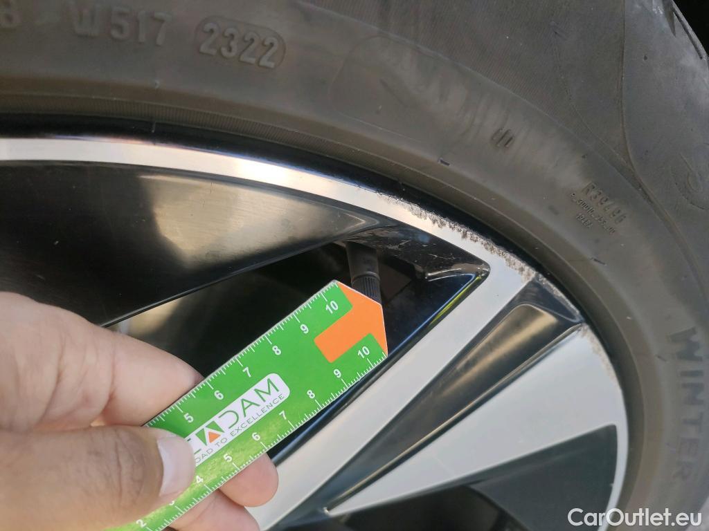 Volvo  XC90 VOLVO  / 2019 / 5P / todoterreno 2.0 B5 D5 AWD R-Design Auto #8