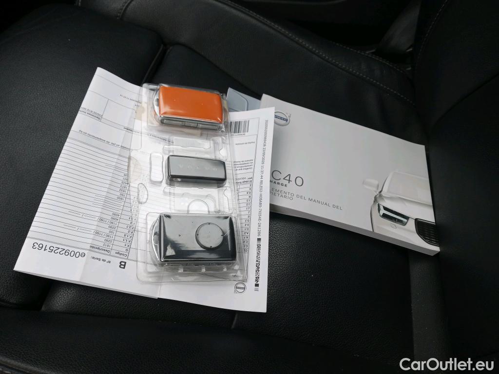 Volvo  XC 40 VOLVO XC40 / 2017 / 5P / todoterreno 1.5 T5 Twin Recharge R-Design Auto #8